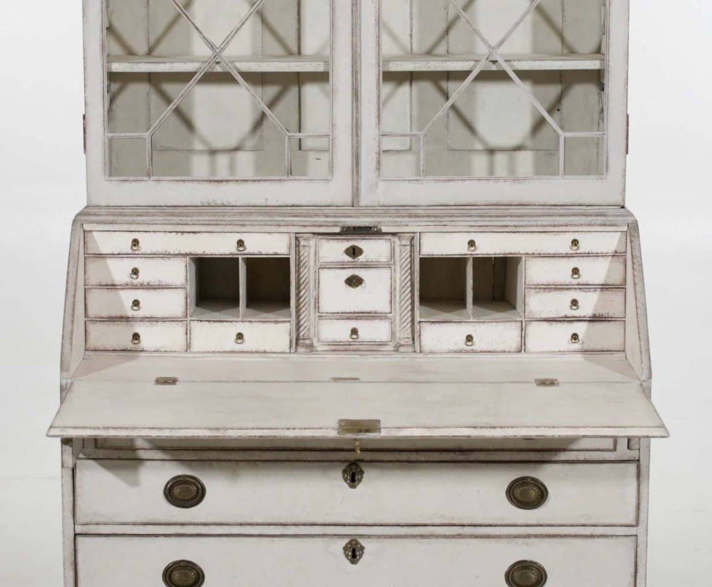 European two-parts vitrine cabinet, circa 1790 - JAA