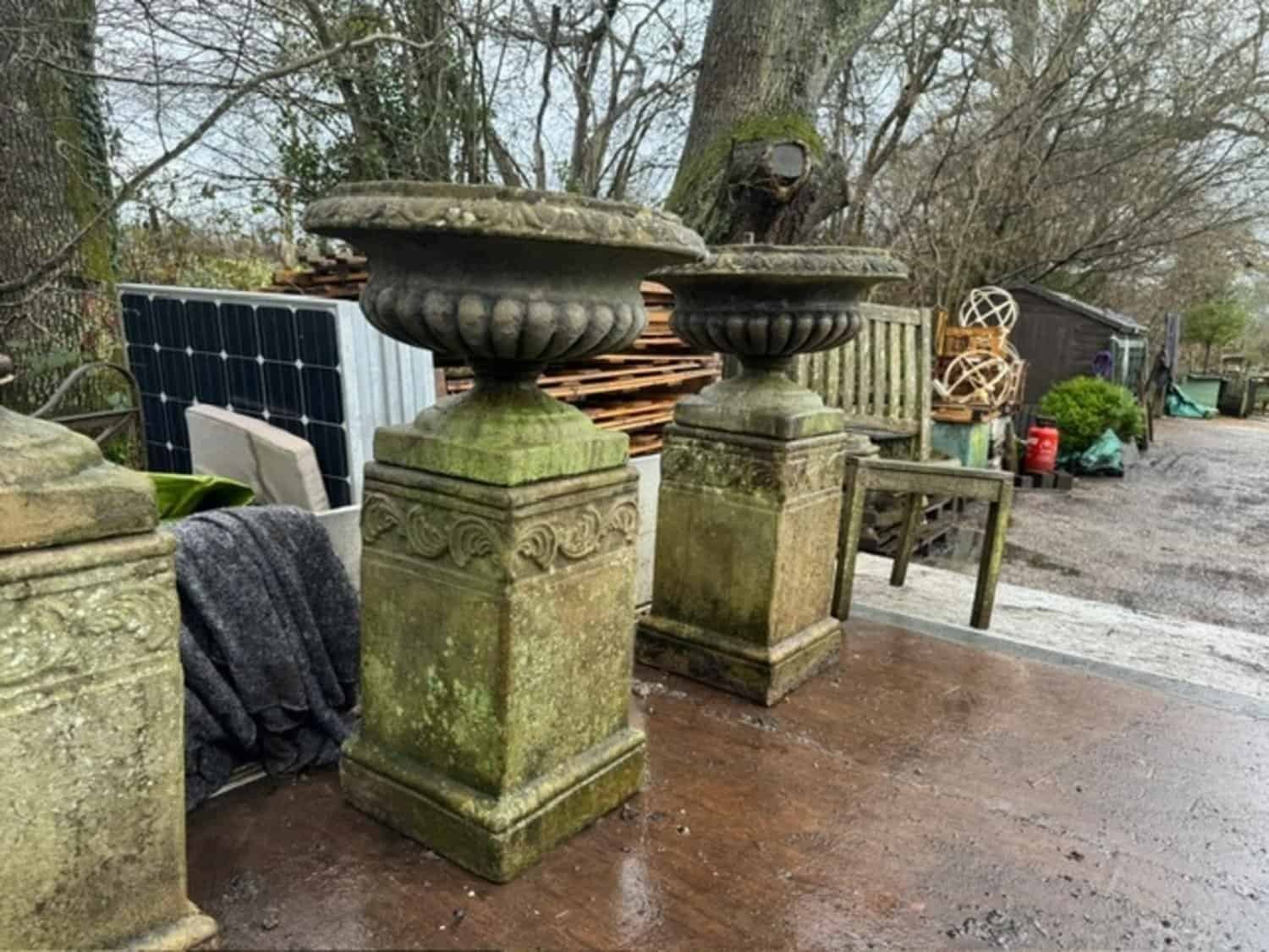 Four cast stone urns and pedestals late 20th century - JAA