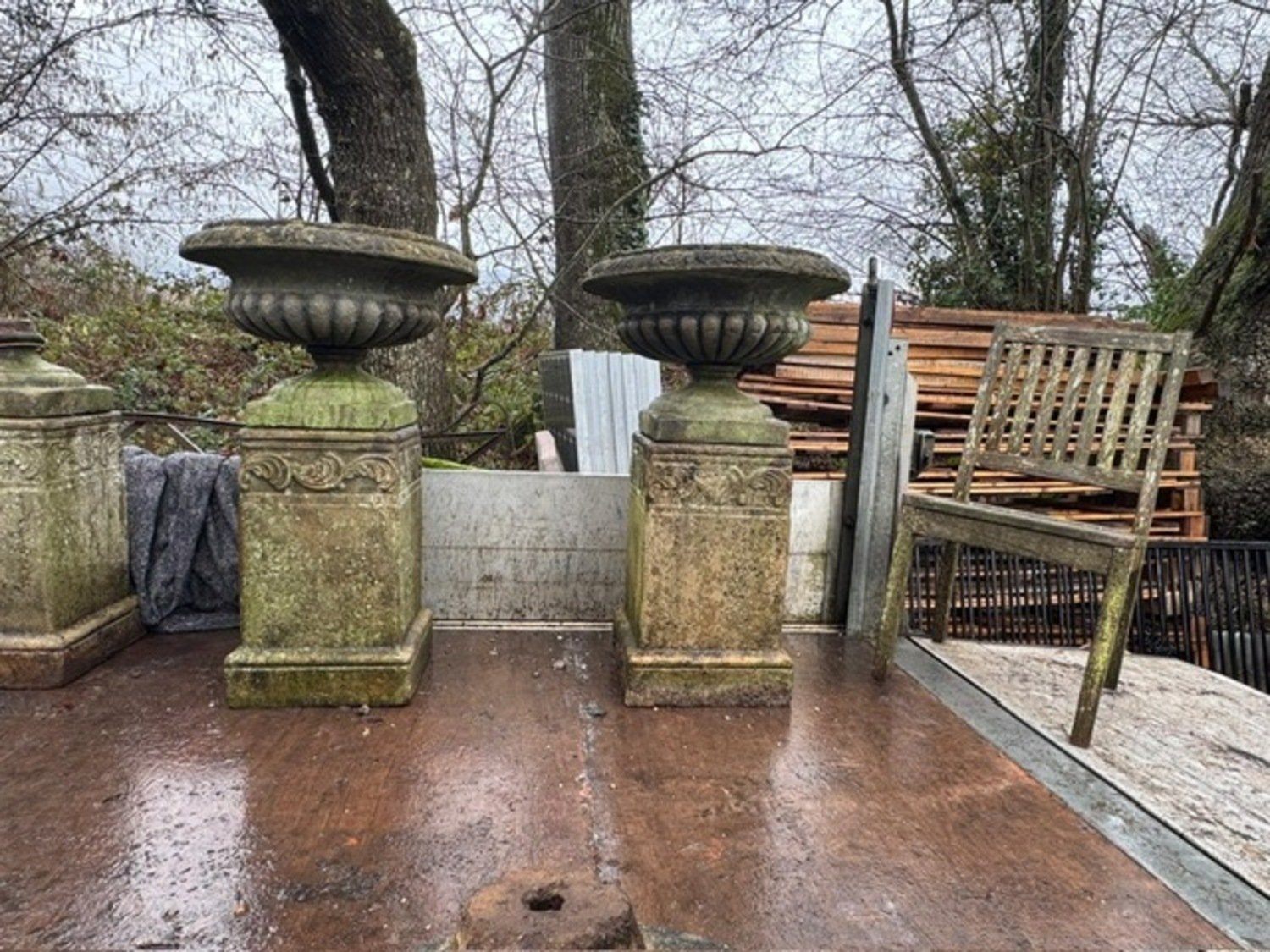 Four cast stone urns and pedestals late 20th century - JAA