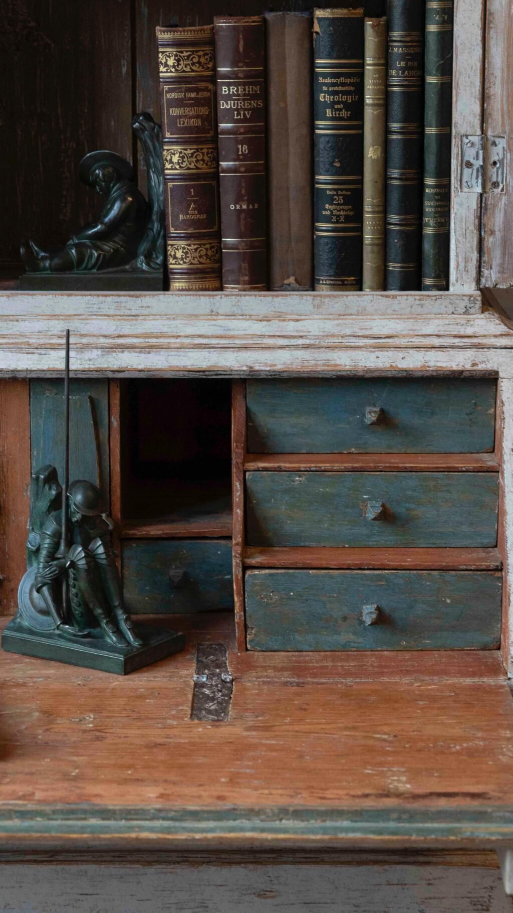 Instagram post from jacquelineadamsantiques. This post is in position 1.