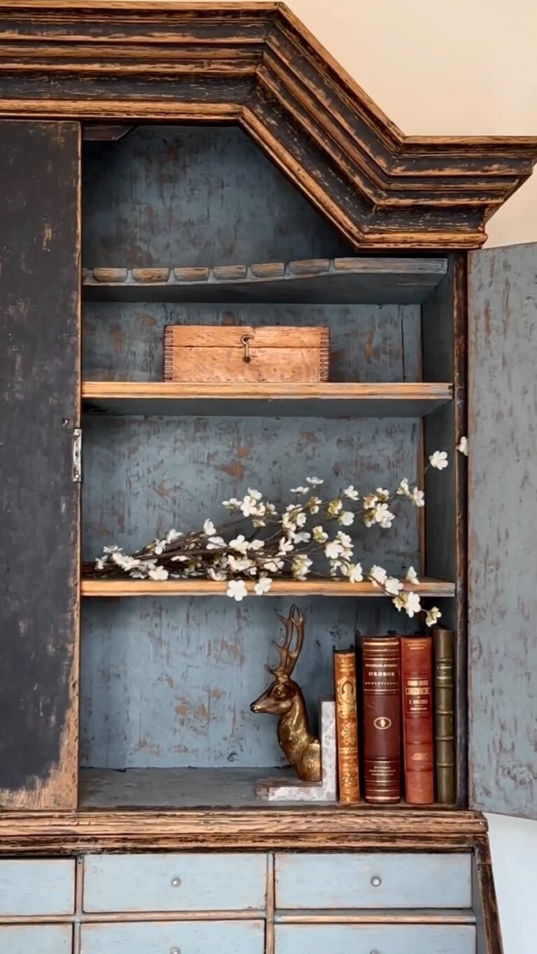 Instagram post from jacquelineadamsantiques. This post is in position 1.