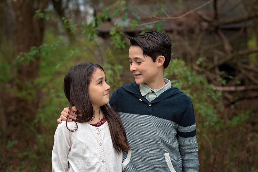 Sibling photography in Frederick Maryland by Jennifer Riley Photography