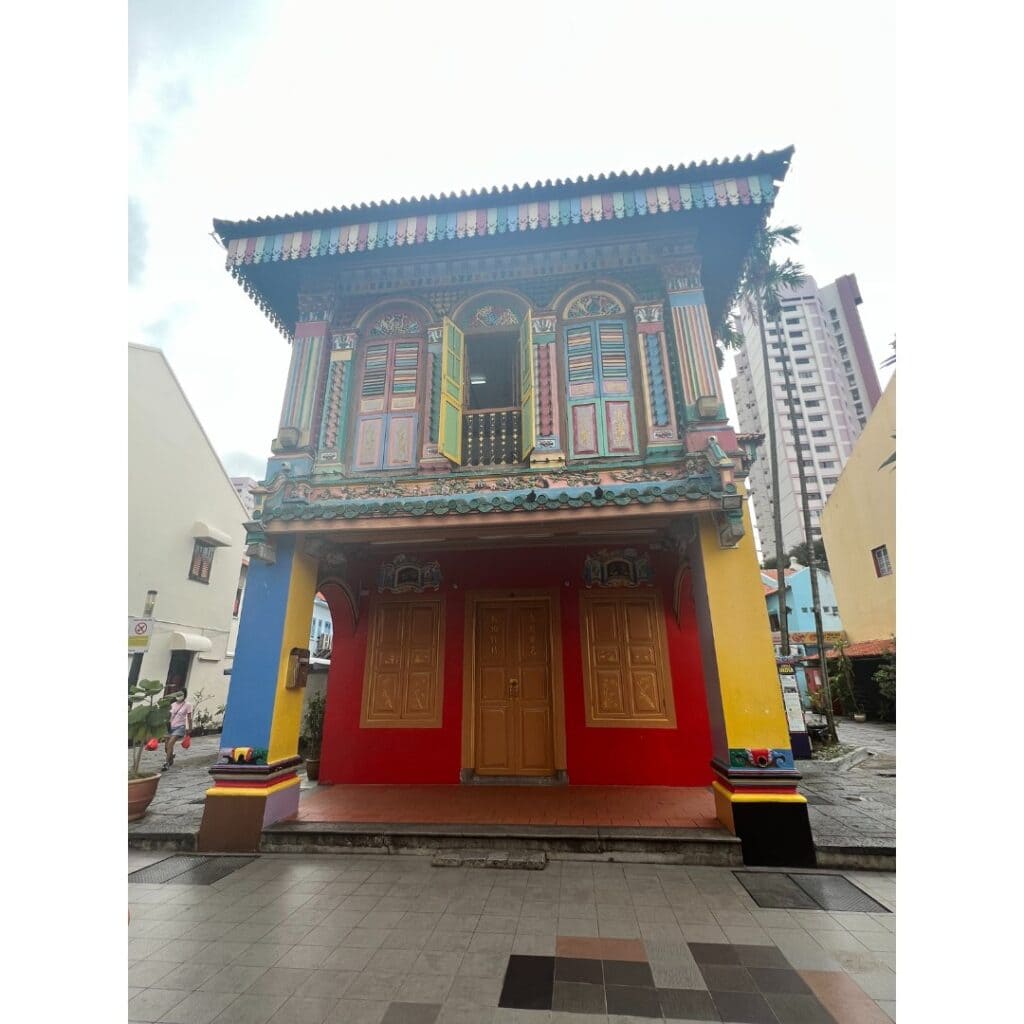 Is Singapore safe to travel alone to? Discover firsthand experiences, safety tips, and Chinatown.