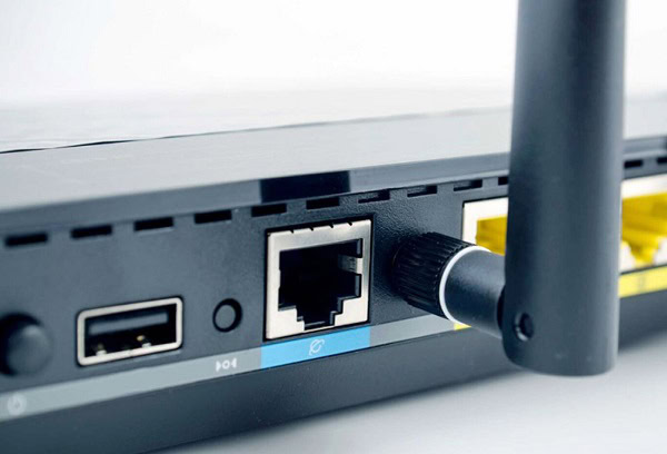 Guía para Convertir tu Router en una Nube Privada