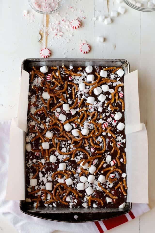 Peppermint Pretzel Marshmallow Fudge