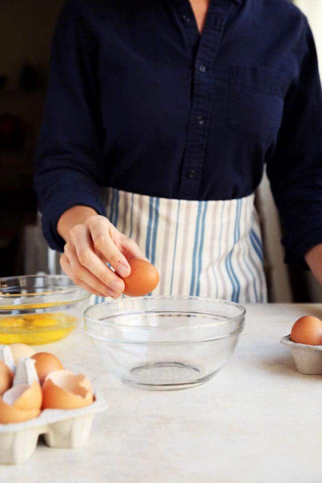 How To Crack and Separate An Egg