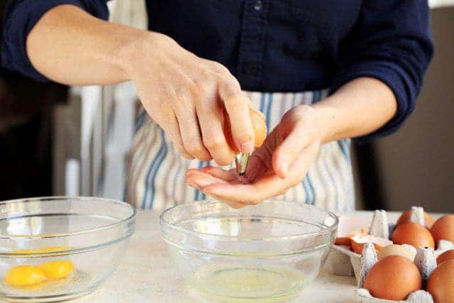 How To Crack and Separate An Egg