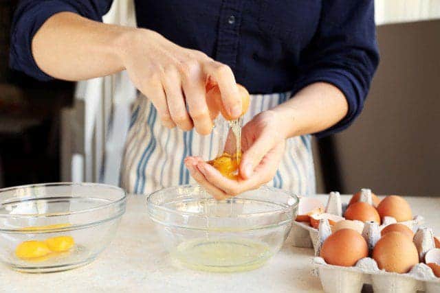 How To Crack and Separate An Egg