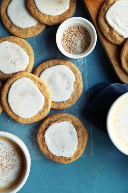 Close up round glazed chair spice ccookies