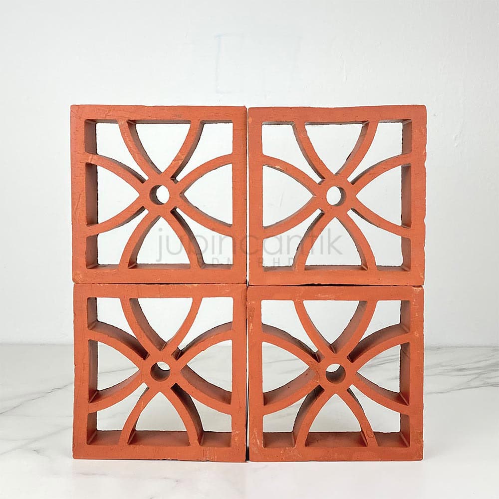 Hover image for DELLA - BREEZE BLOCK