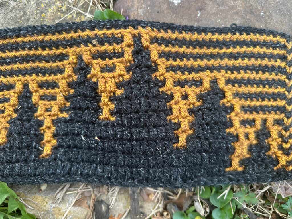 free mosaic crochet Black Hills blanket strip pattern - Pine Trees detail