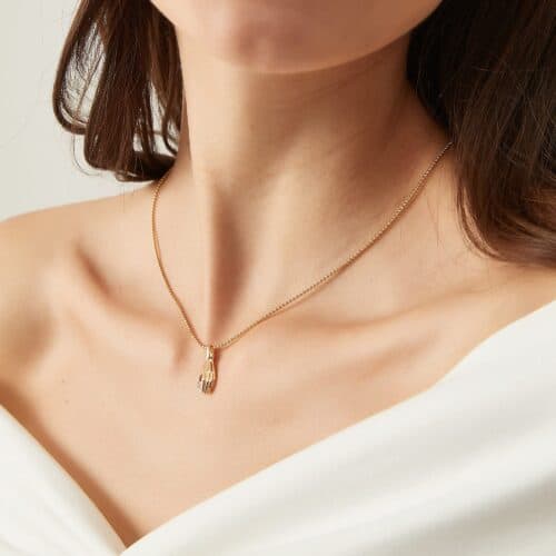 Hand gestures necklace sn 1419g 15 min