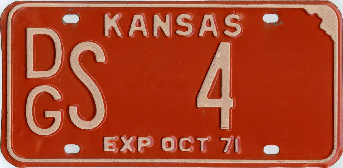 1971 type 2 Kansas Car License Plate #DGS-4