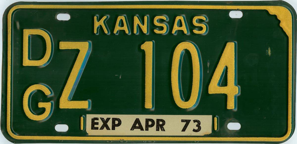 Z 1973 Kansas Car License Plate #DGZ-104