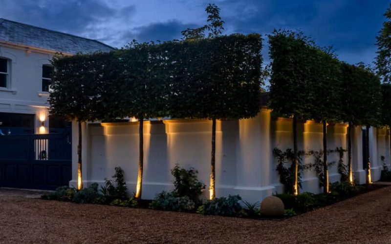 Chesham-house-outdoor-lighting-1536x512-1.jpg