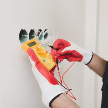 electrician-measuring-voltage