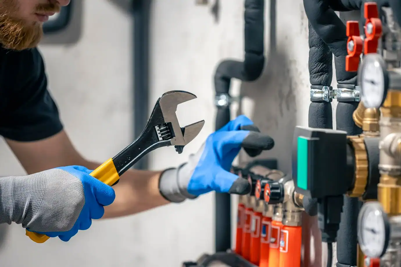Plumber-Fixing-Plumbing-Issues