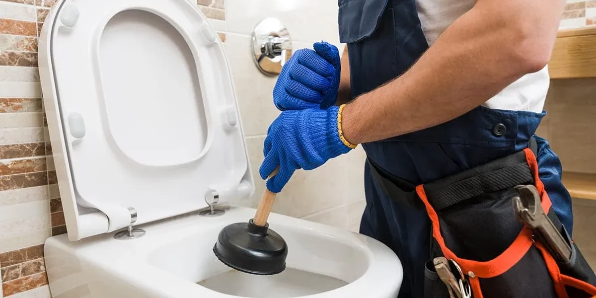 Plumber-Toilet-Repair