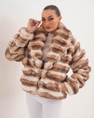 Trodimenzionalna bunda nude kratka nude
