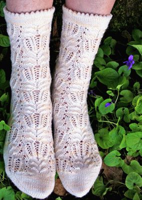 Free knitting pattern “Socks Tribute”