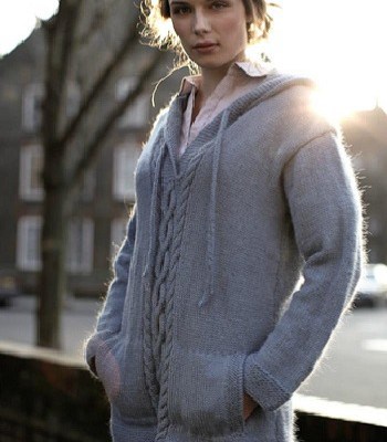 Aran pullover with pockets and hood-free knitting pattern
