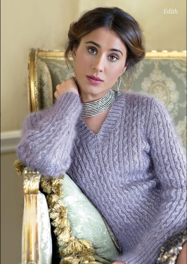 Knitting pattern : V-neck jumper for women