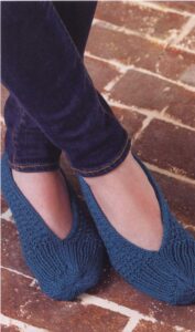 Knitted slippers-free knitting pattern