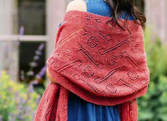 Elegant Lace Wrap – Free Knitting Pattern and Stylish Women’s Design