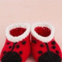 Free knitting pattern "Red Booties for baby" Knitted booties for baby