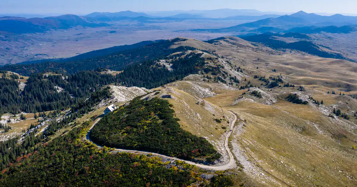 Pogled na planinu Vitorog i visoravan između Glamoča i Šipova