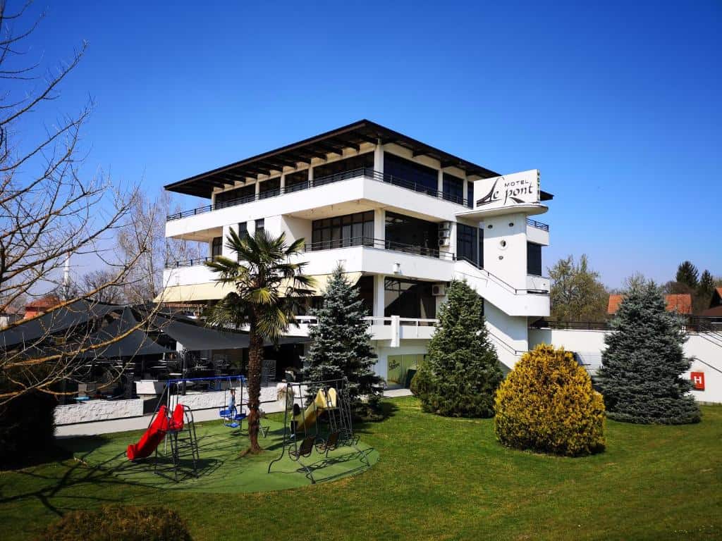 Hotel Le Pont Prijedor smještaj na obali rijeke Sane s restoranom i igralištem za djecu