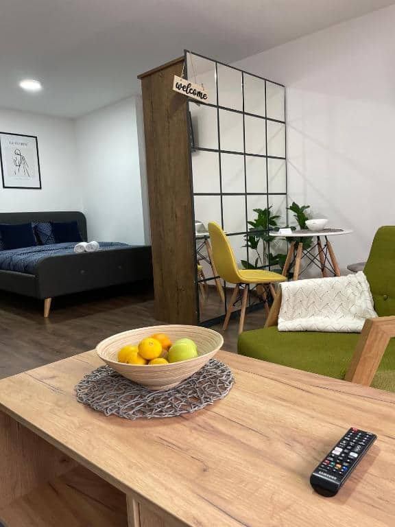 Moderni apartman u Jajcu s udobnim namještajem i toplim ambijentom