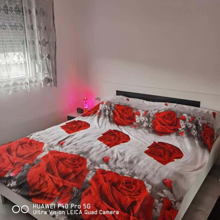 "Apartments Sara u Bosanskoj Krupi, moderan smještaj s privatnim ulazom i modernim sadržajima, Bosna i Hercegovina."