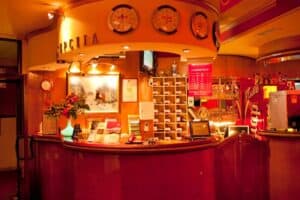 Motel Taxi Bar