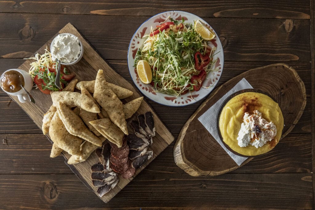 Tradicionalna krajiška hrana - pura, cicvara i domaći specijaliteti