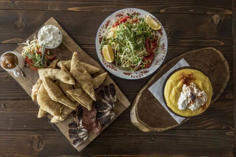 Tradicionalna krajiška hrana - pura, cicvara i domaći specijaliteti