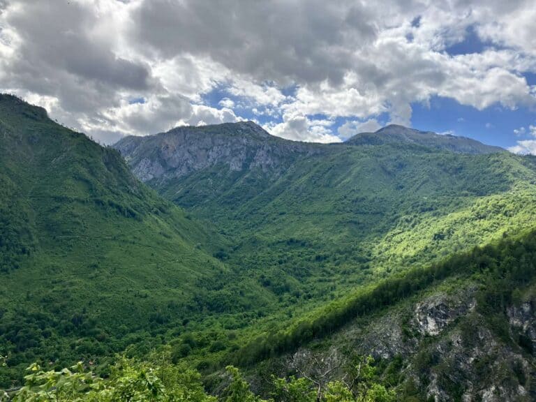pogled-put-prema-borackom-jezeru