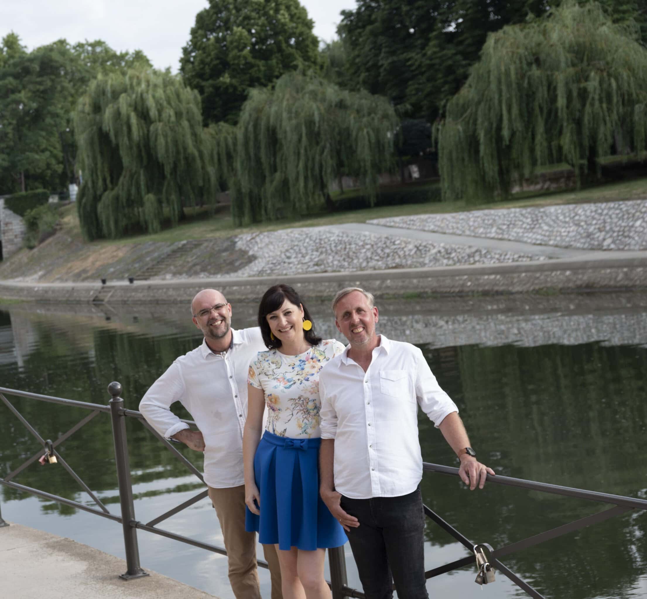 Aranykapu zenekar: Daloló erdő