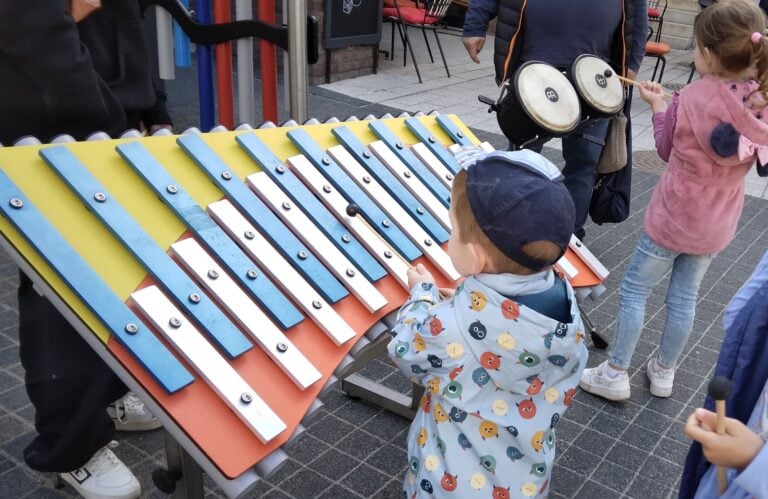 Zenélj Velünk! Óriás hangszer interaktív gyermekfoglalkozás