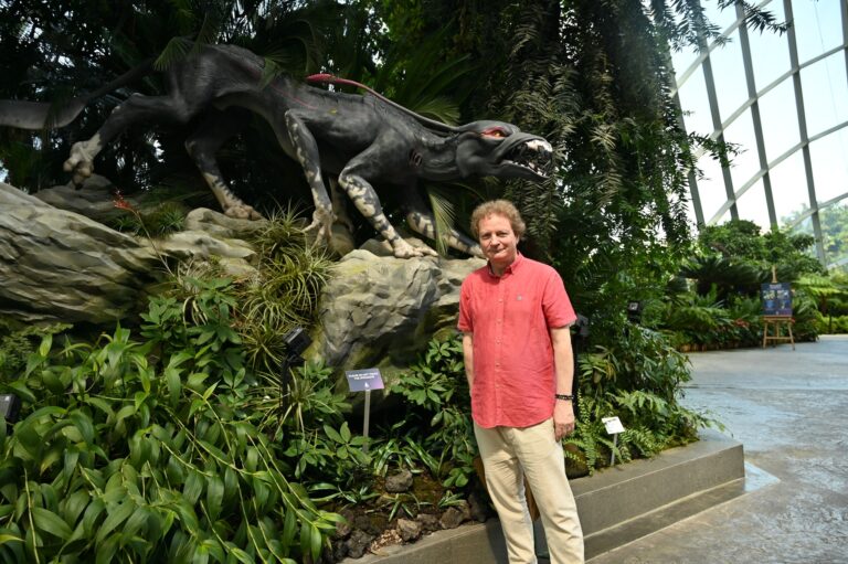 Hangok szárnyán a Föld körül