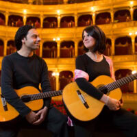 Mediterrán tánczene tizenkét húron