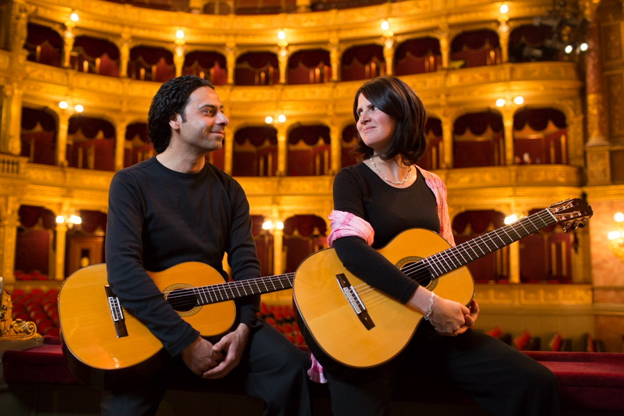 Mediterrán tánczene tizenkét húron