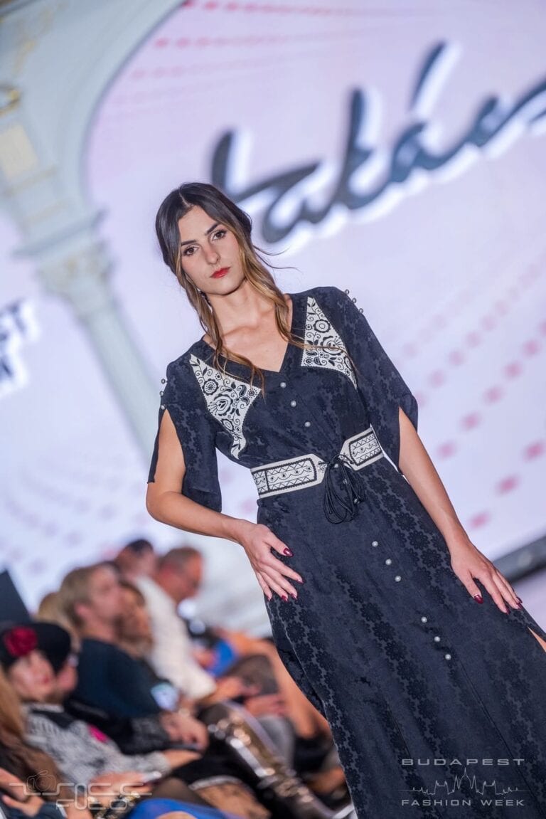 Takács atelier divatbemutató és beszélgetés a stílusokról, színekről, öltözkődésről