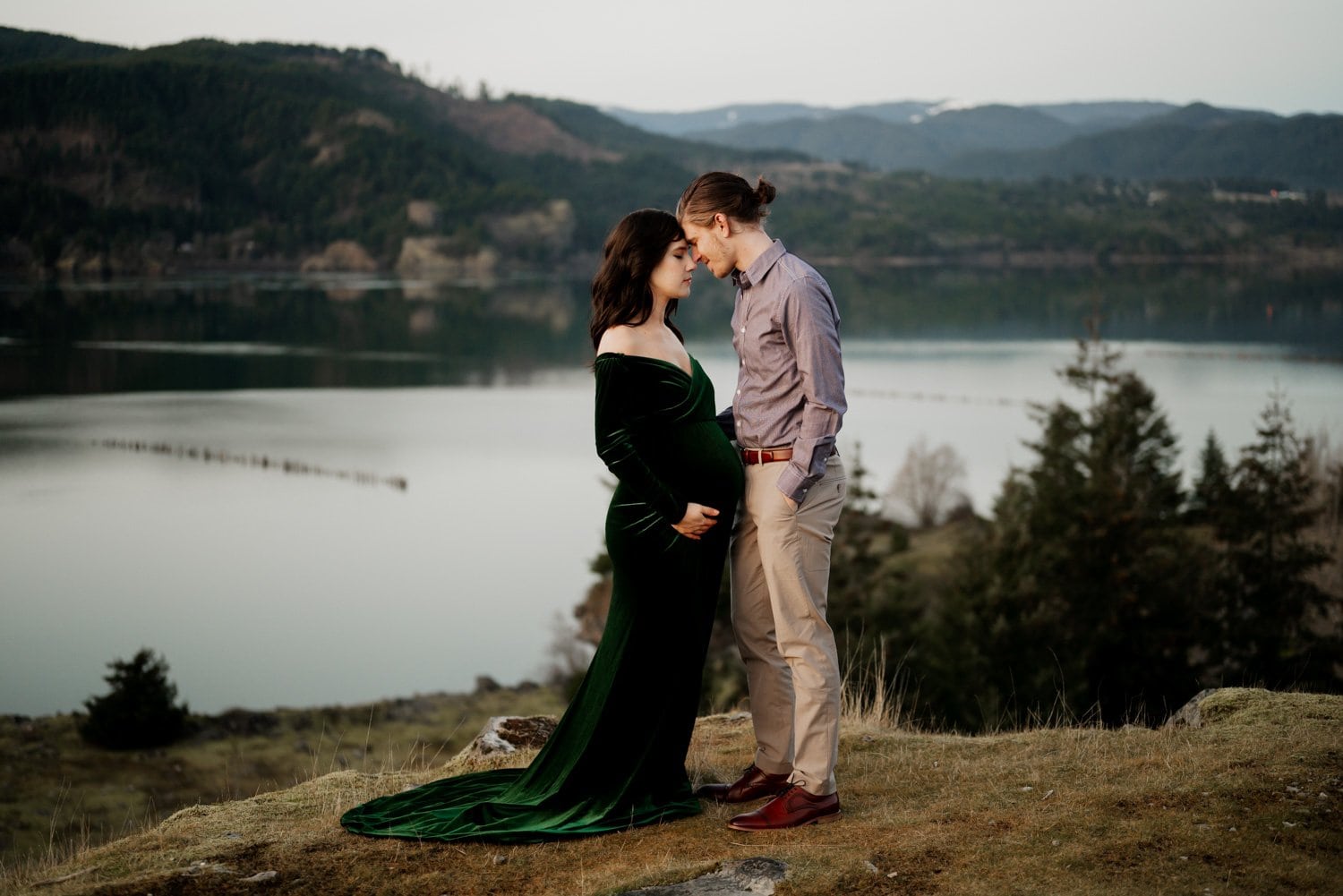 Columbia River Gorge Sunset Maternity Session