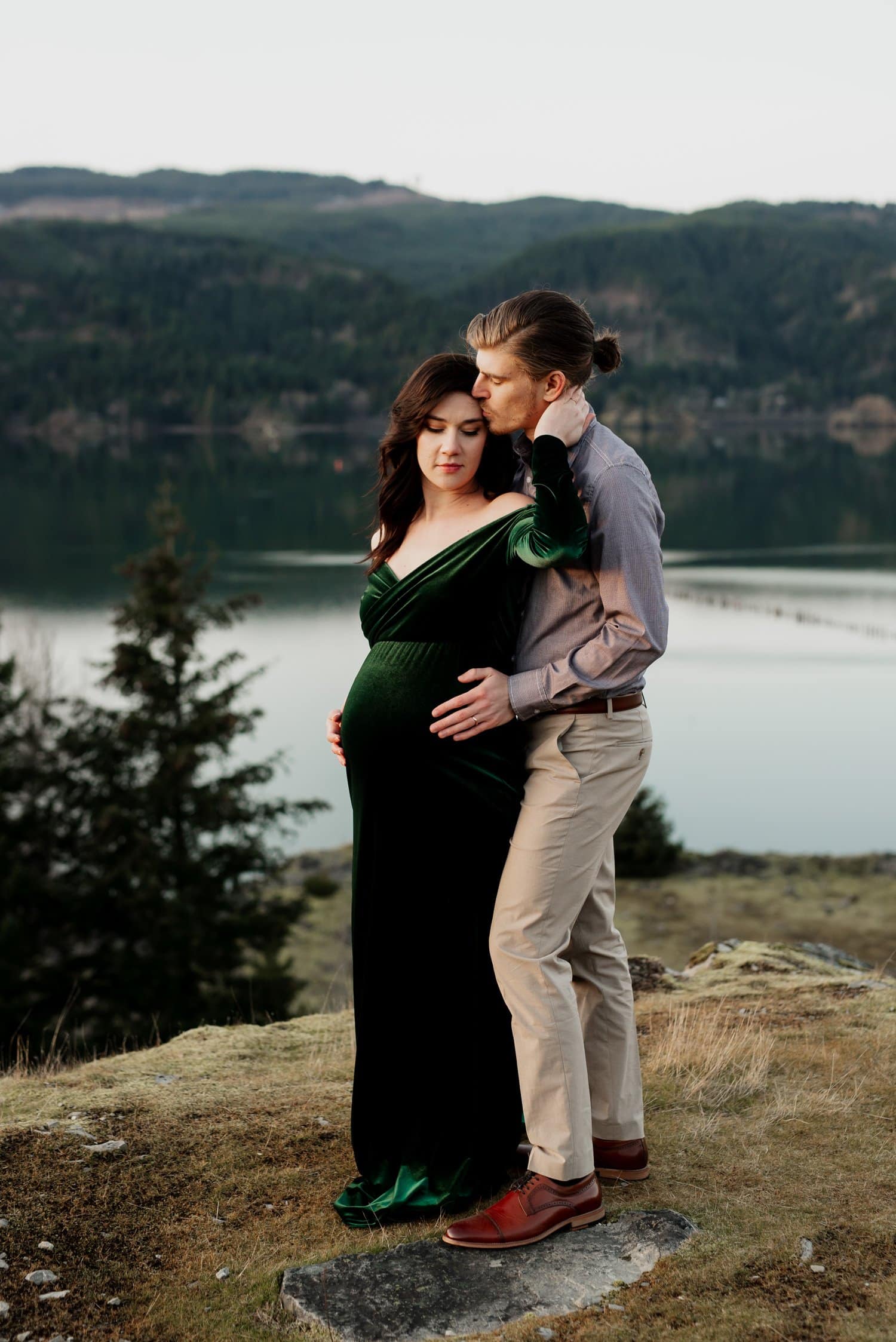 Columbia River Gorge Sunset Maternity Session