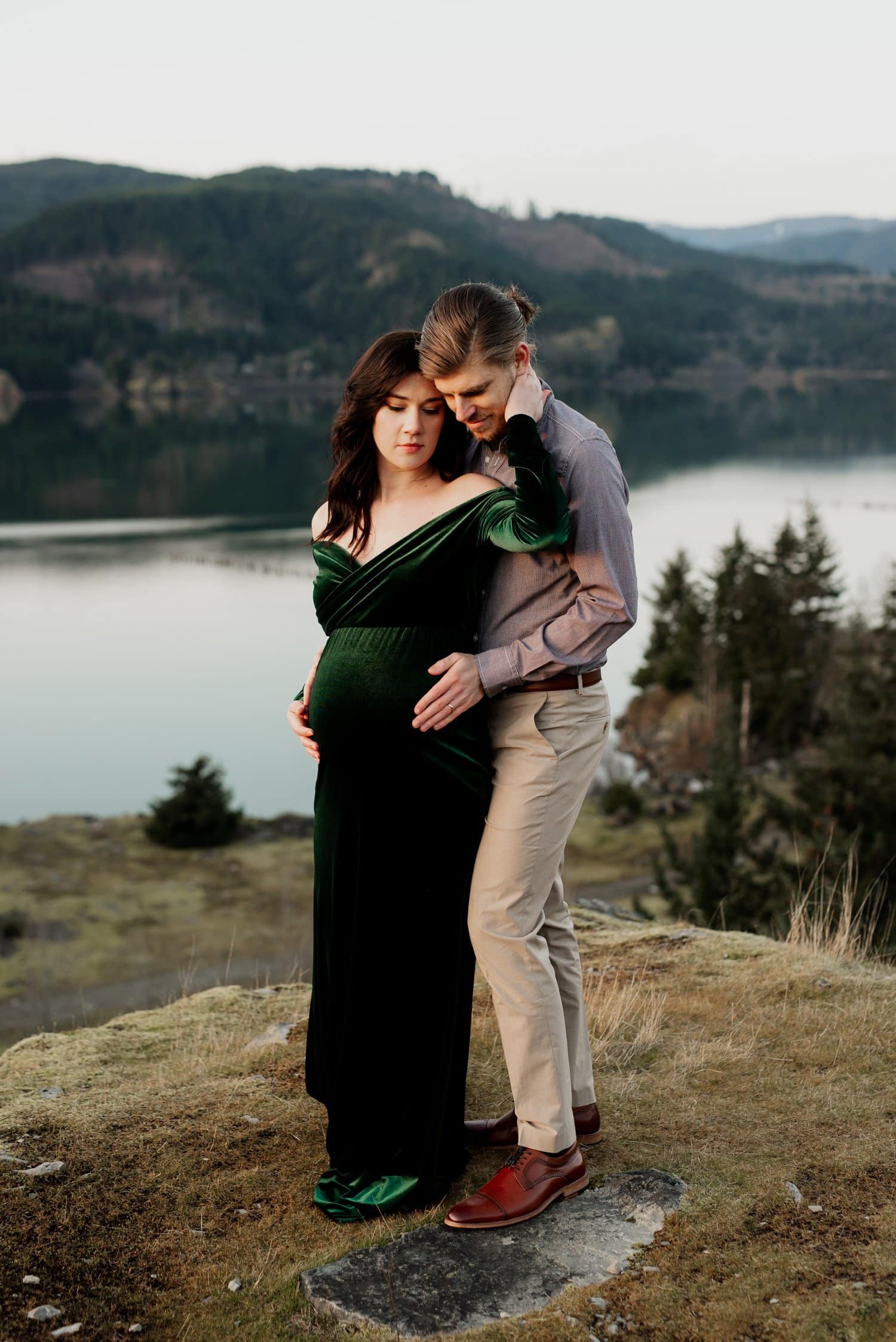 Columbia River Gorge Sunset Maternity Session