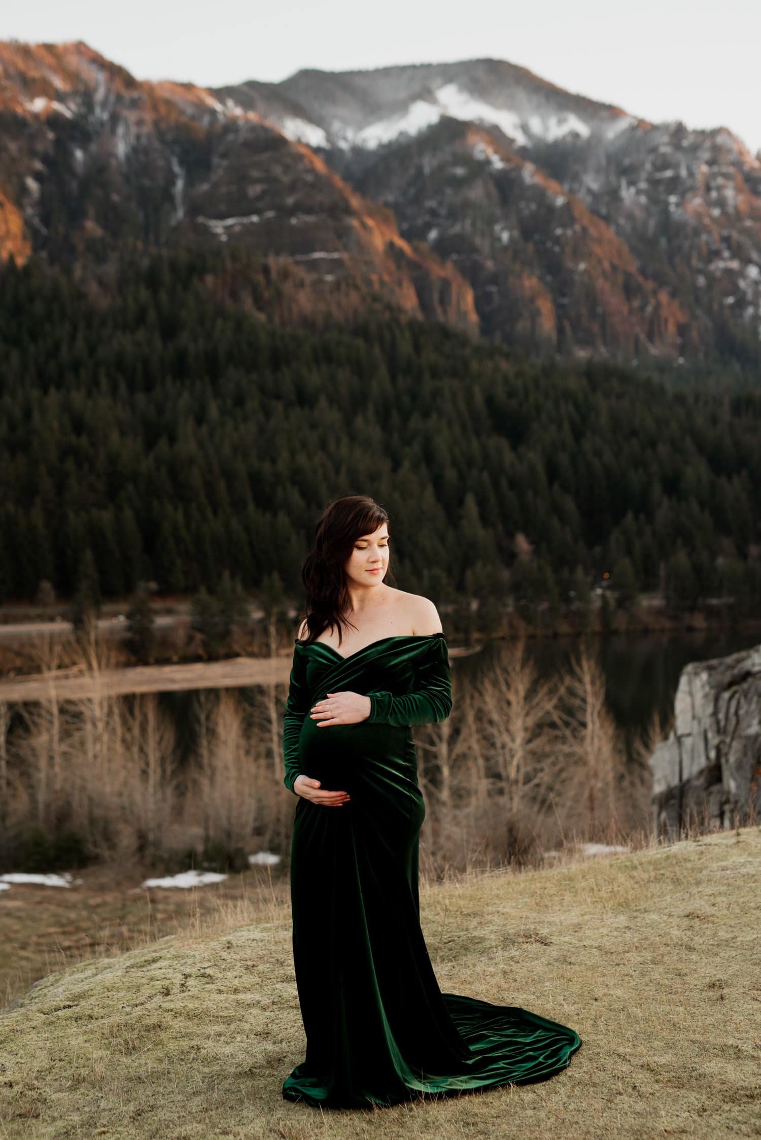 Columbia River Gorge Sunset Maternity Session