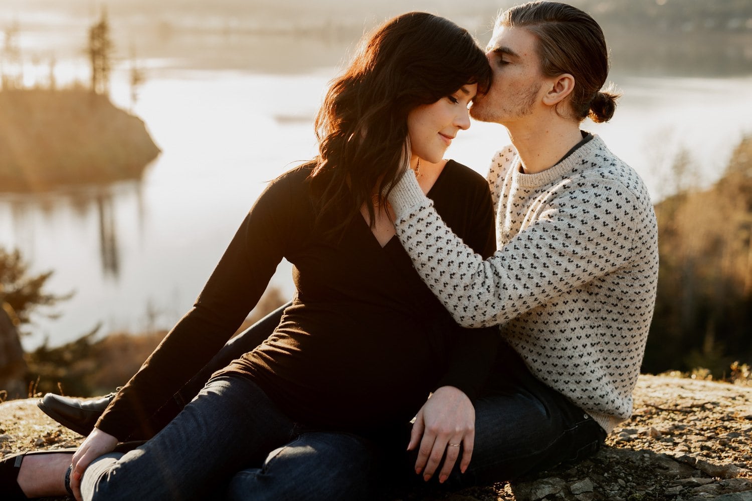 Columbia River Gorge Sunset Maternity Session