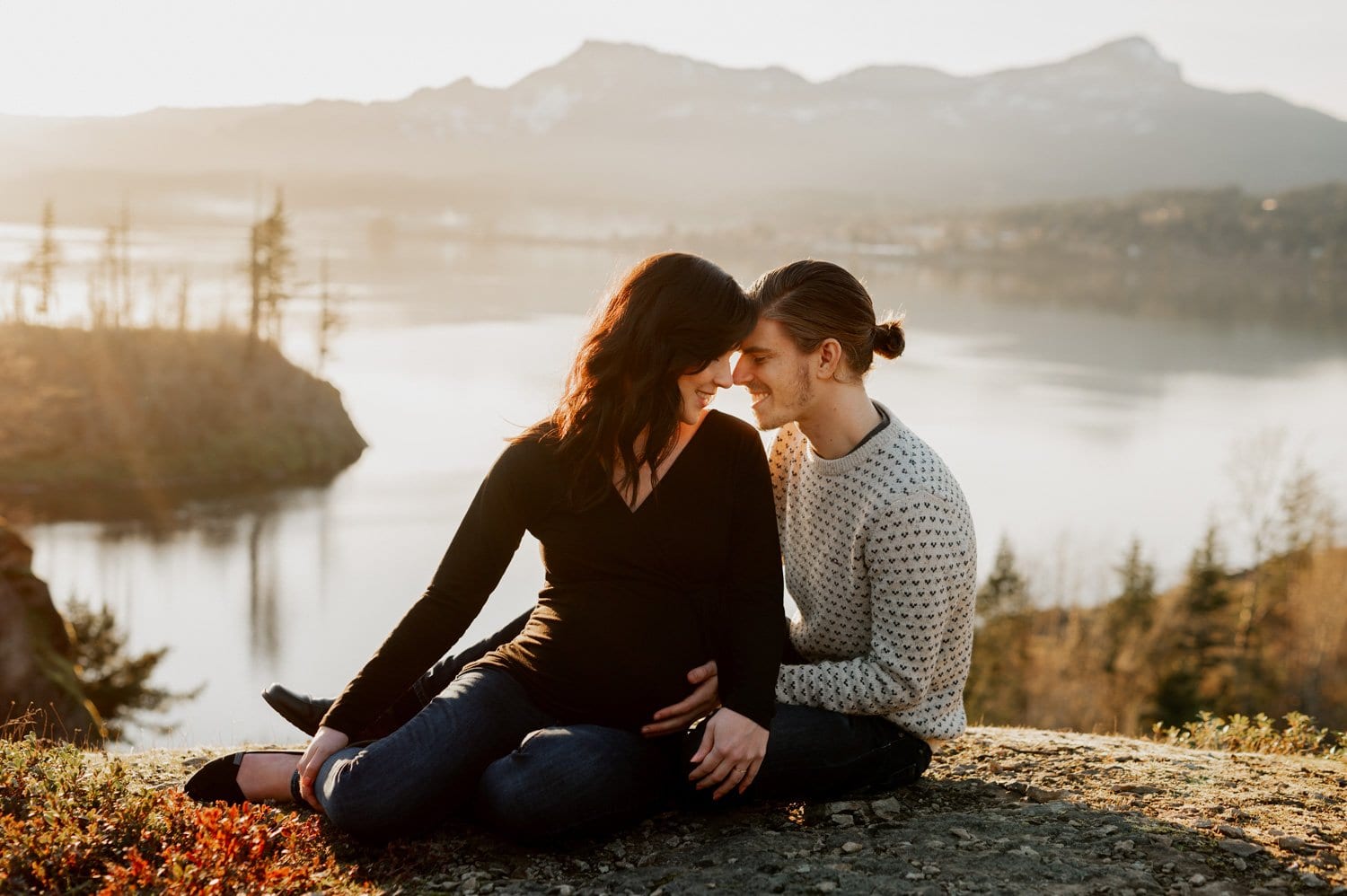 Columbia River Gorge Sunset Maternity Session