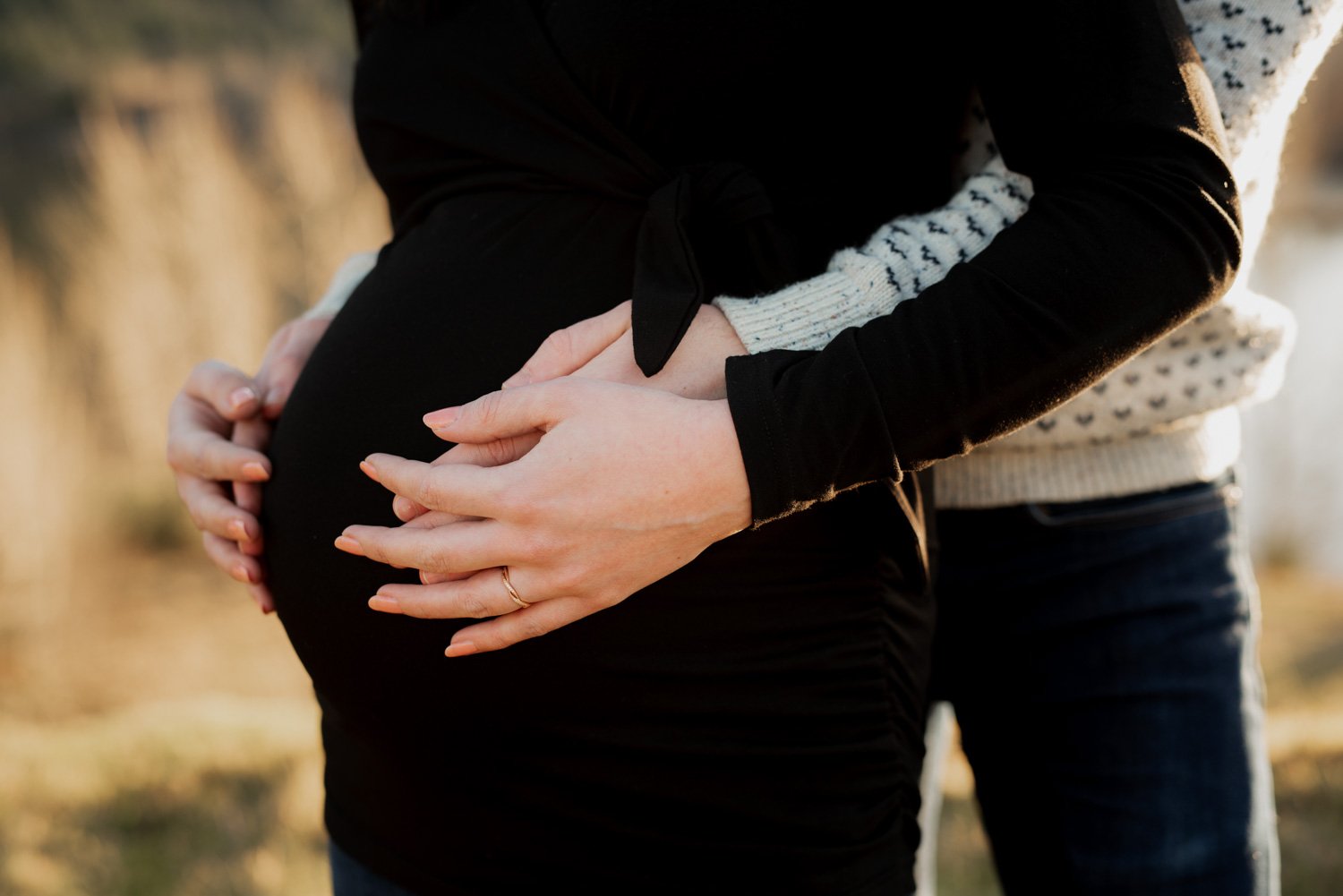 Columbia River Gorge Sunset Maternity Session